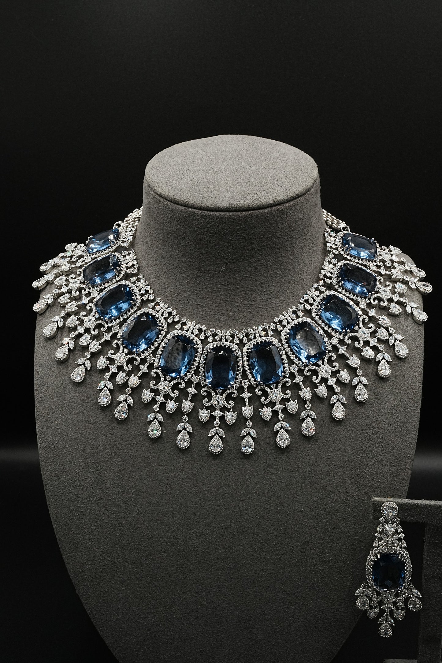 Tanzanite Oval Necklace Set