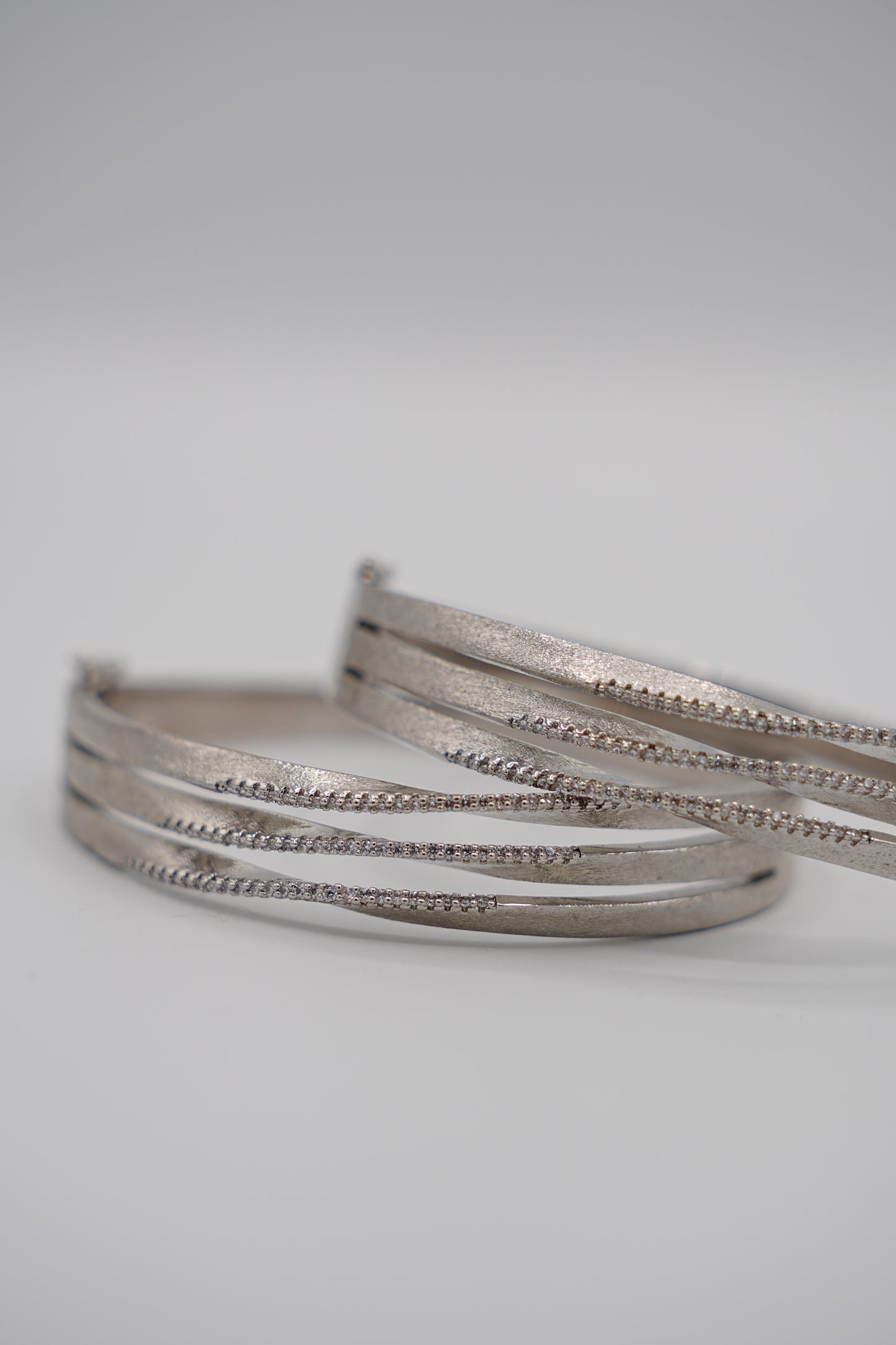 Tri-Twisted Openable Bangle (Single)