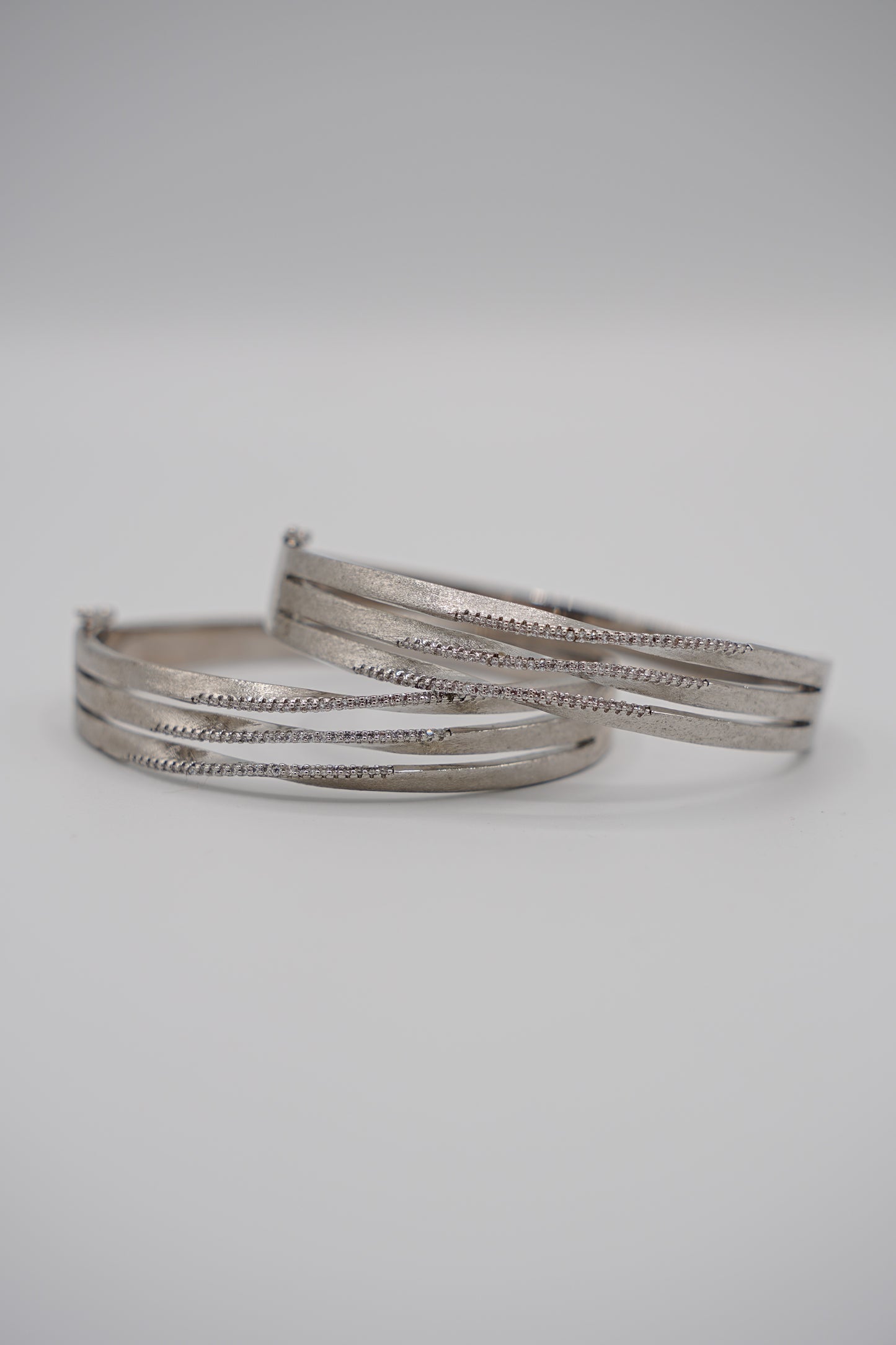 Tri-Twisted Openable Bangle (Single)