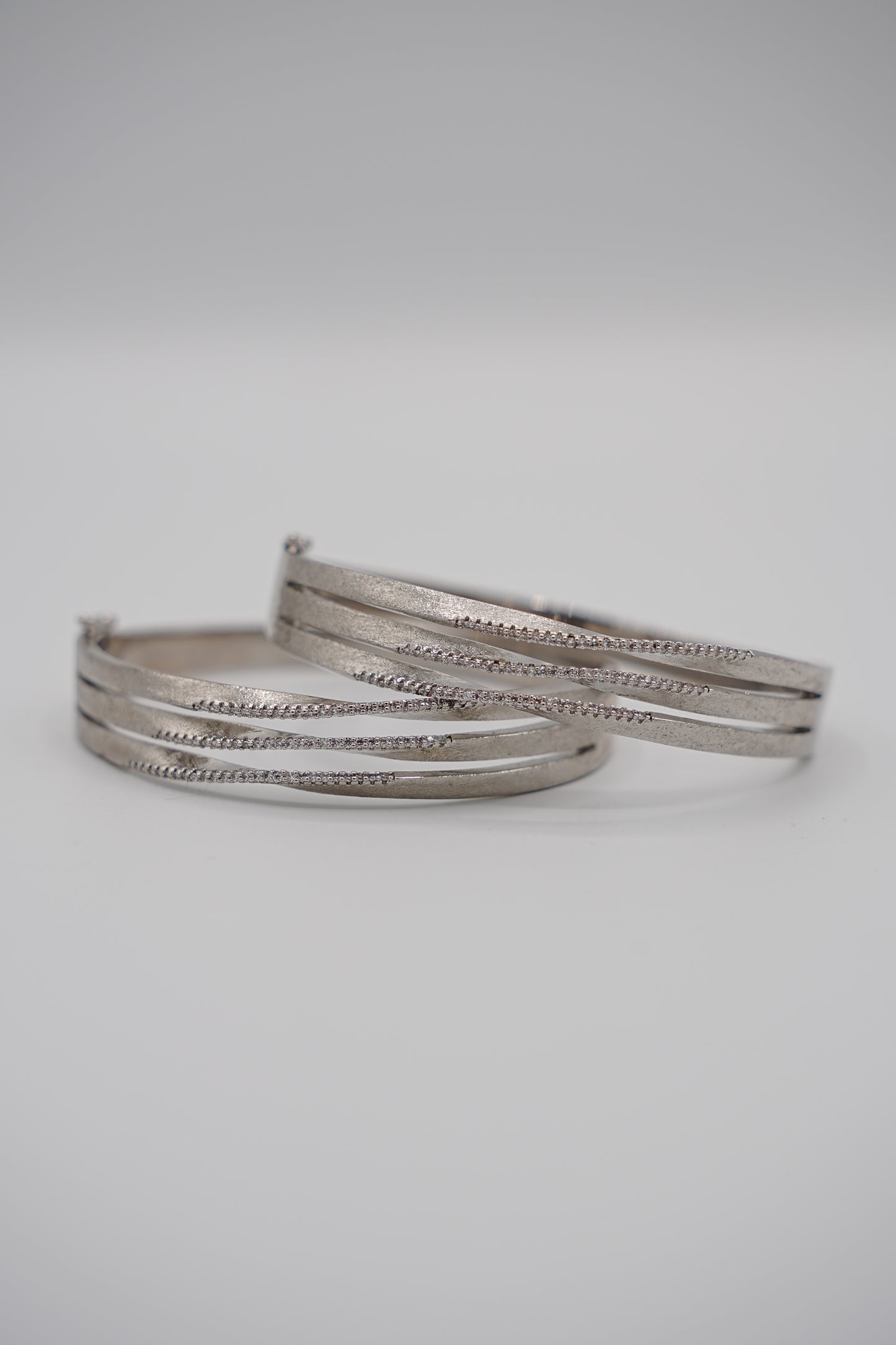Tri-Twisted Openable Bangle (Single)