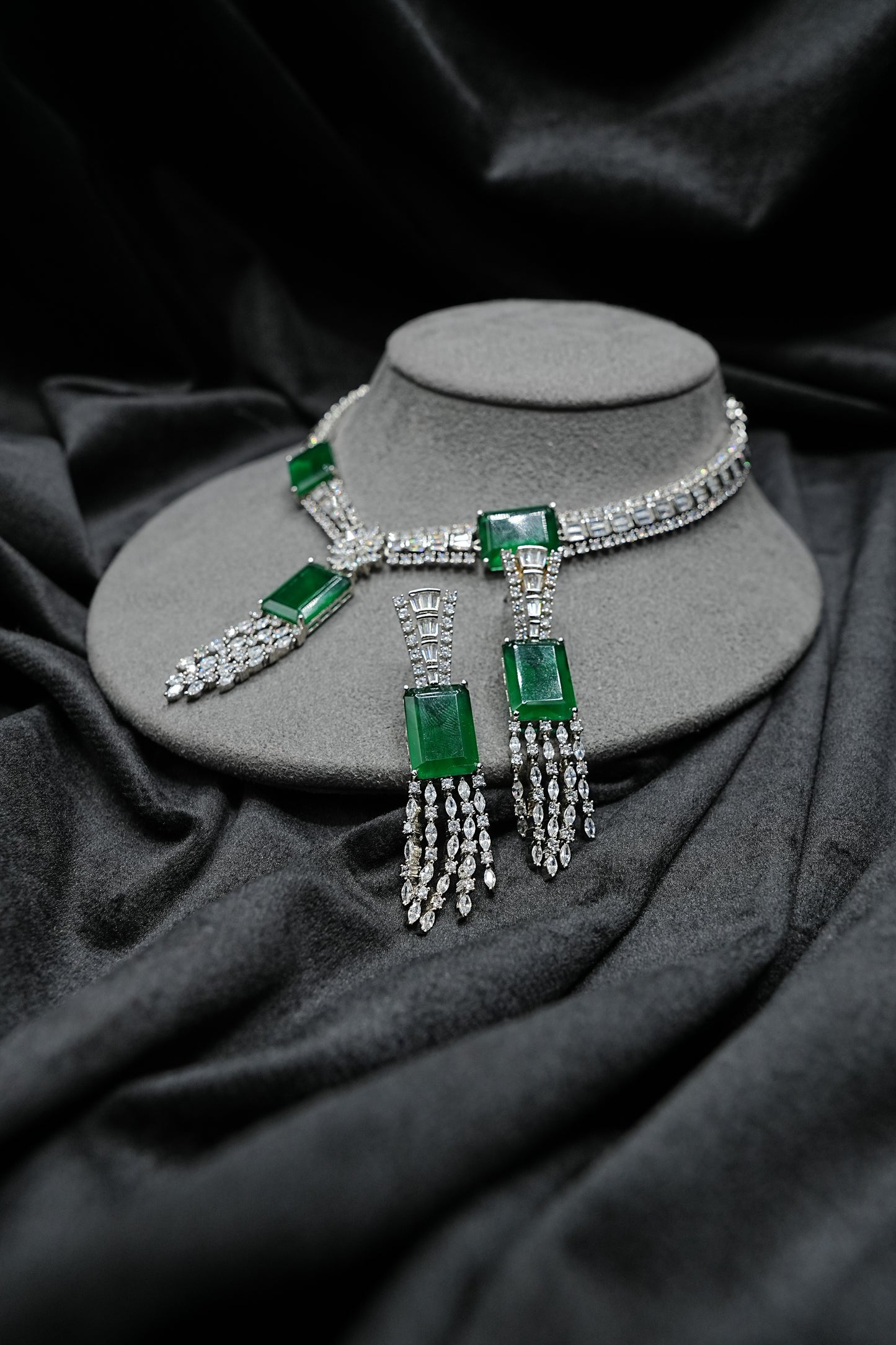 Royal Emerald Necklace Set