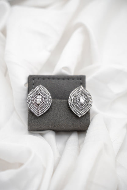 Noir Èlan Studs
