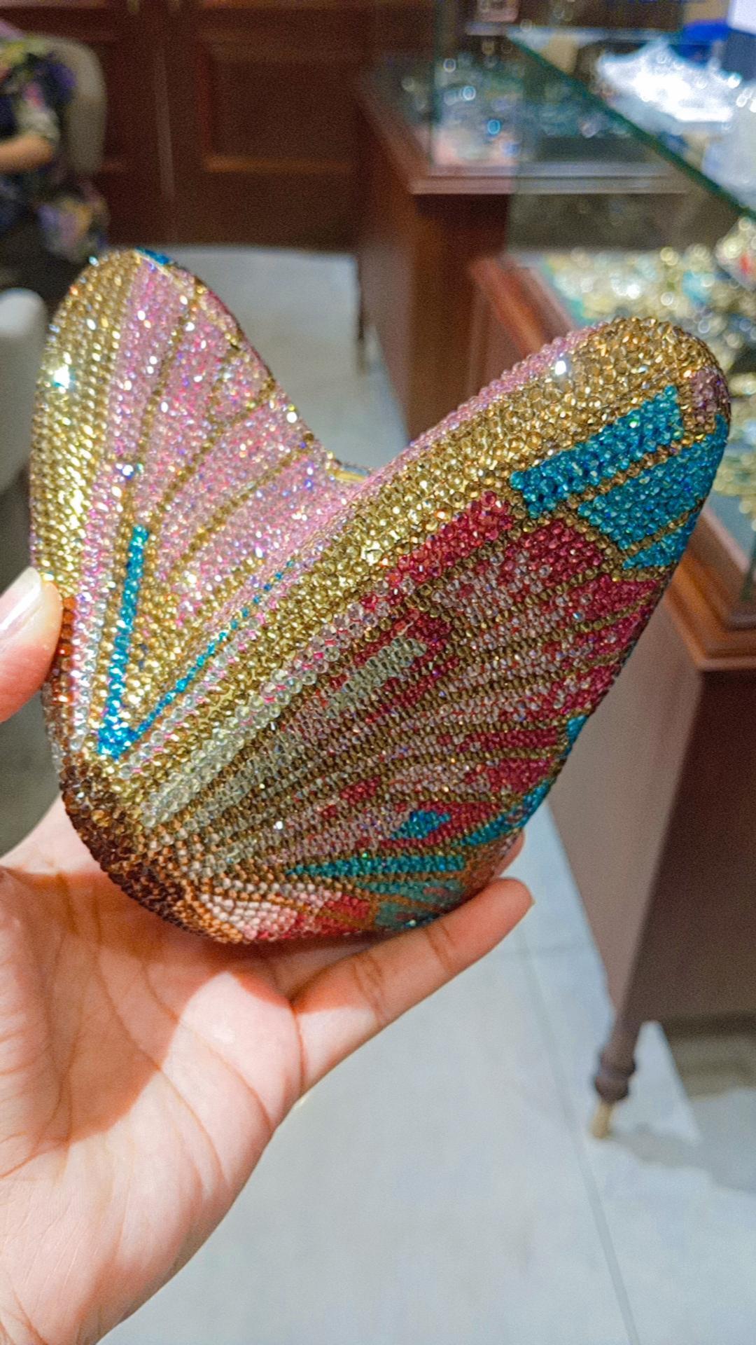 Butterfly Clutch